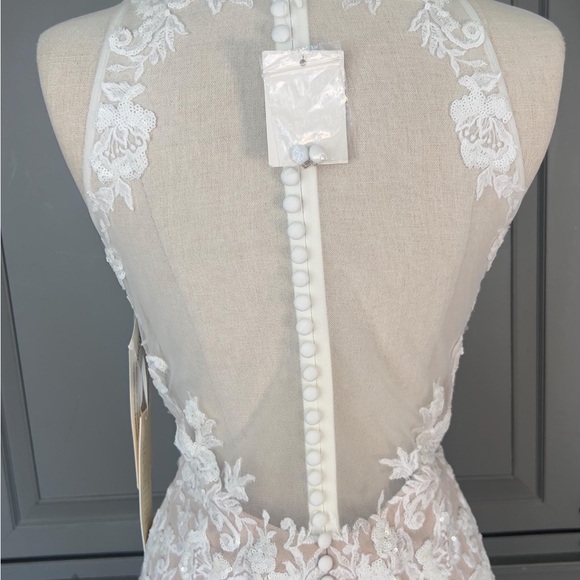 Signature White and Cream Floral Lace Wedding Dress - Picture 5 of 7